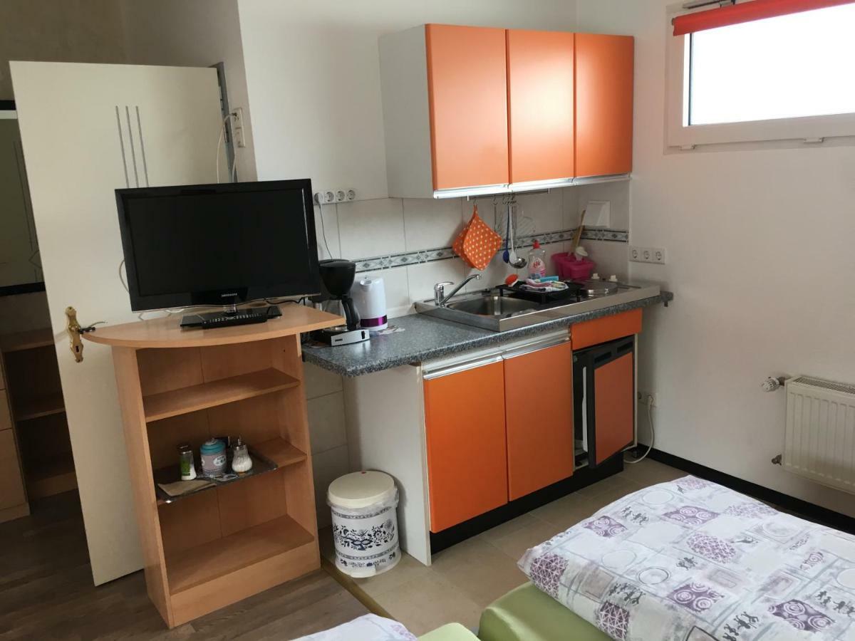 Gaestezimmer Siminciuc Hotel อาเคิน ภายนอก รูปภาพ