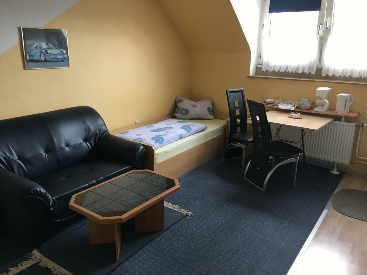 Gaestezimmer Siminciuc Hotel อาเคิน ภายนอก รูปภาพ