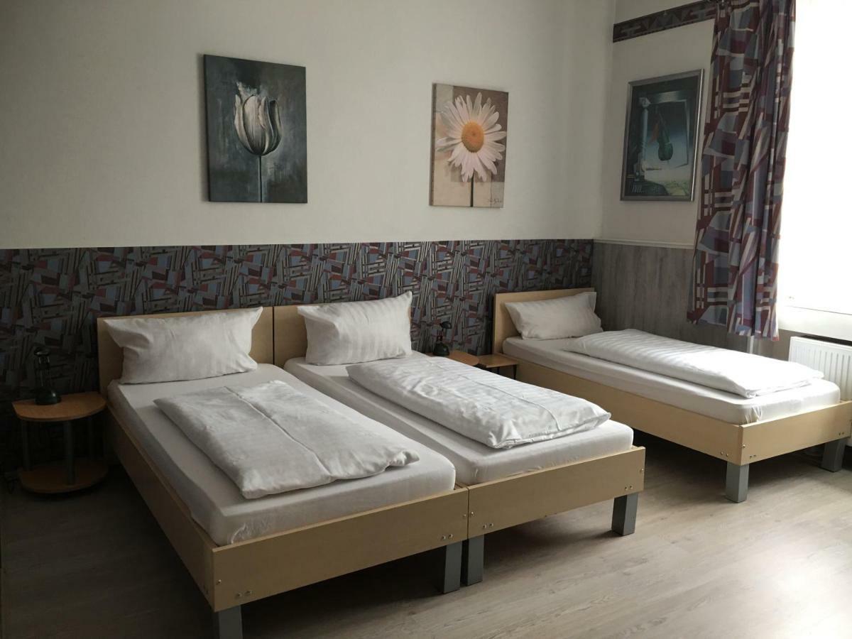Gaestezimmer Siminciuc Hotel อาเคิน ภายนอก รูปภาพ