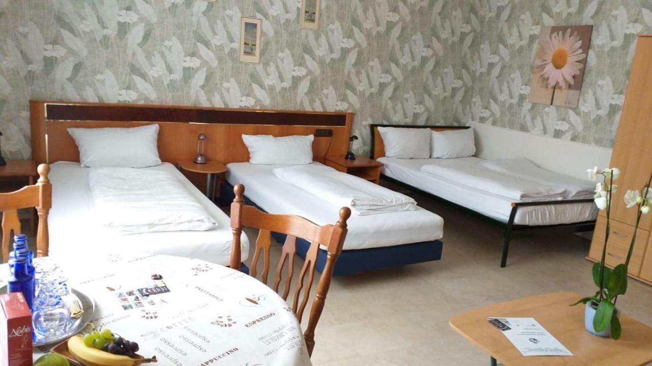 Gaestezimmer Siminciuc Hotel อาเคิน ภายนอก รูปภาพ