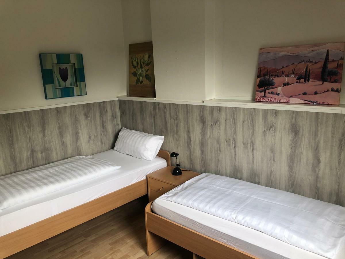 Gaestezimmer Siminciuc Hotel อาเคิน ภายนอก รูปภาพ