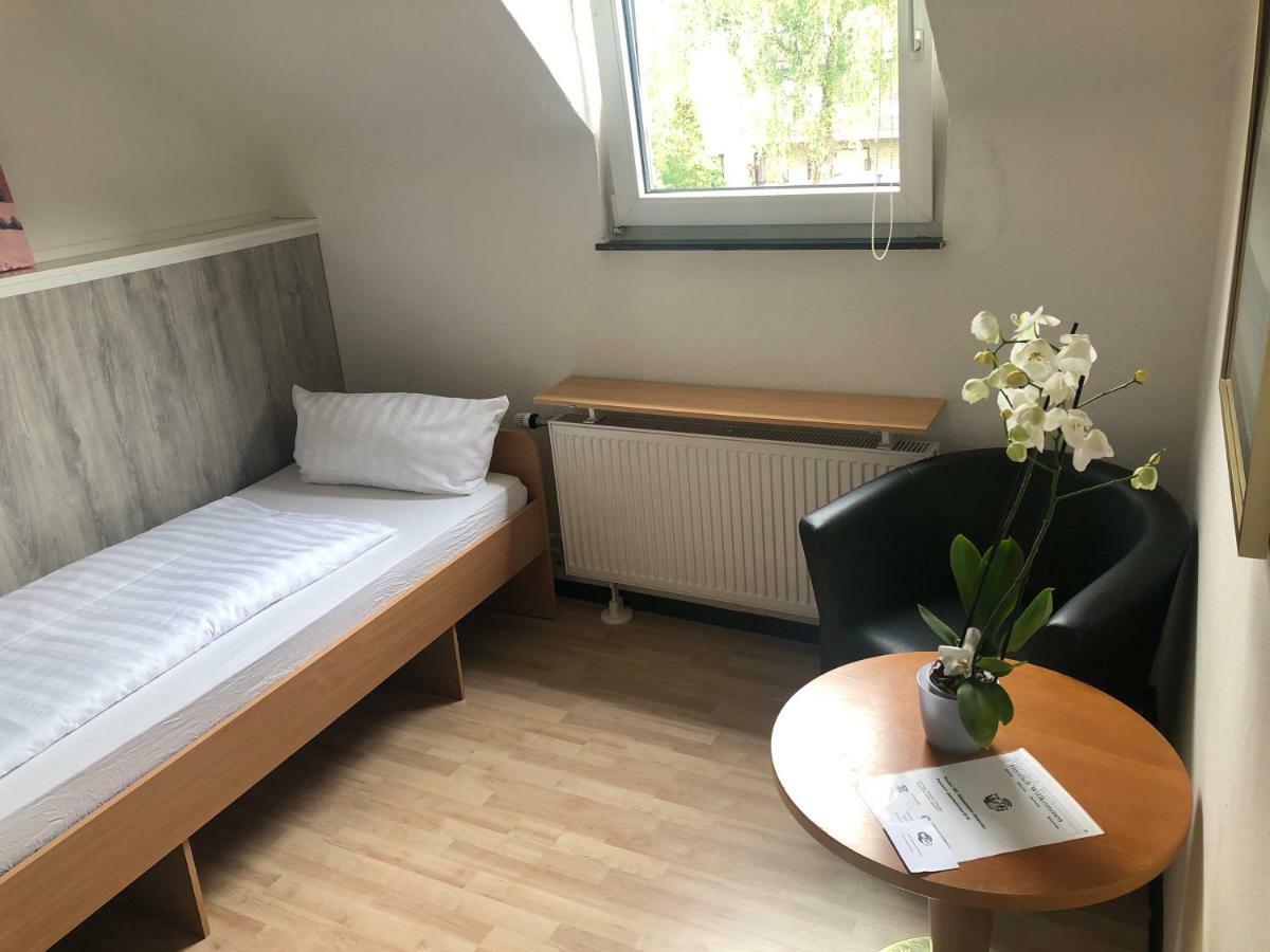 Gaestezimmer Siminciuc Hotel อาเคิน ภายนอก รูปภาพ