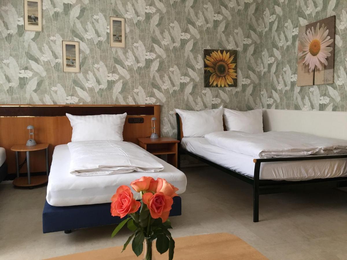 Gaestezimmer Siminciuc Hotel อาเคิน ภายนอก รูปภาพ