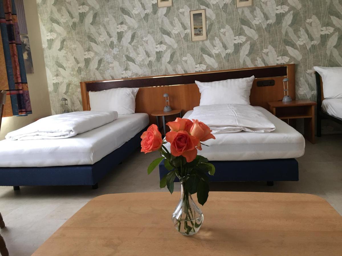Gaestezimmer Siminciuc Hotel อาเคิน ภายนอก รูปภาพ